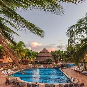 Reef Yucatan & Convention Center Hotel